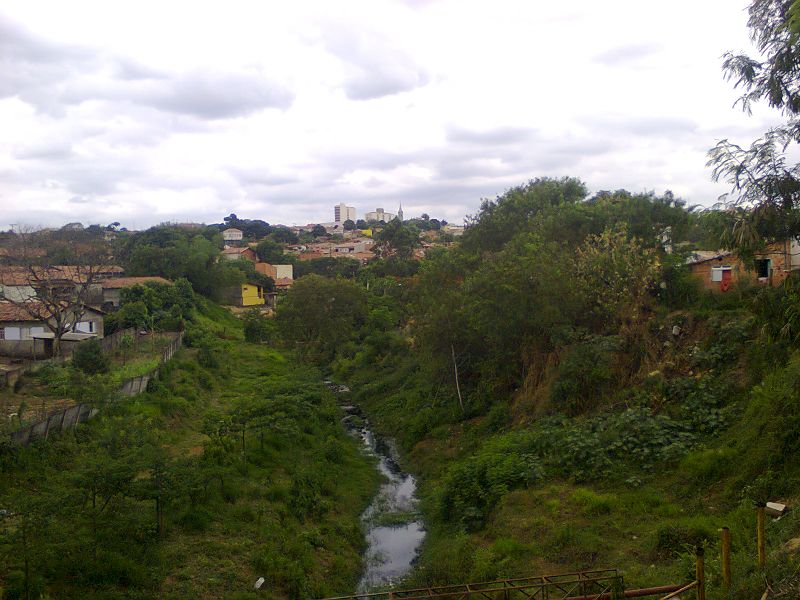 Arquivo:Rio Laranjal Vila Zalla.jpg